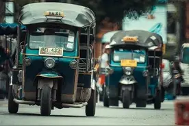 普吉岛 街头各色风情 突突车 真的太嗨皮了图片