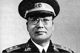 隐形人韩练成，潜伏蒋介石身边18年，周恩来：只能与我单线联系图片