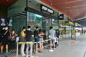 潮玩进军东南亚，泡泡玛特新加坡旗舰店开业受当地热捧图片