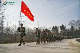 武警陕西新兵野营拉练现场：踏寒淬火砺精兵图片