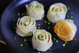 包饺子剩下的饺子皮不要扔，带你解锁饺子皮的N种新吃法图片