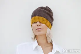 女性体毛旺盛，大多与3个因素密切相关，不能无视图片