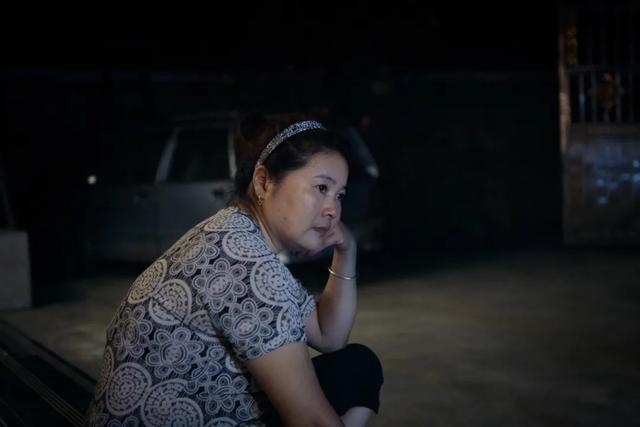 这些被互联网遗忘的家庭,他跟拍了12年:一度哭到拍不下去