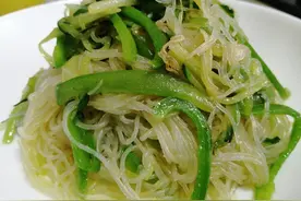 家常炒米线，减肥期来一份，少油少盐少调料，清淡可口当菜又当饭图片
