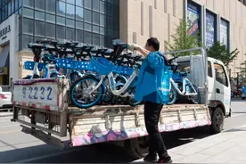 巨头掀起共享电单车“三国杀”图片
