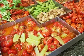 第一次吃到带着阿拉宁波土法美味烹饪秘技的“盐烤小龙虾”，赞图片