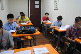 资深班主任直言：送孩子去“补习班”补课，是普通父母最大的悲哀图片