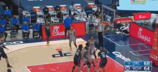 NBA搞笑的一天！威少队友补扣自家篮筐，尼克斯出现两名23号图片