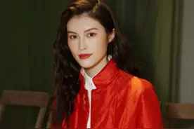 何穗是如何从“丑小鸭”逆袭成白天鹅的？她经历了什么图片