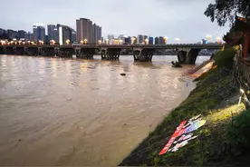 安康：今天白天大到暴雨 汉江白河县城段超警戒流量图片