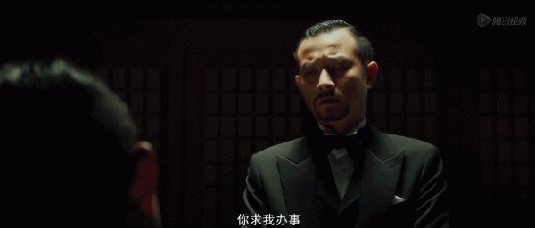 主角化装成鬼国外电影