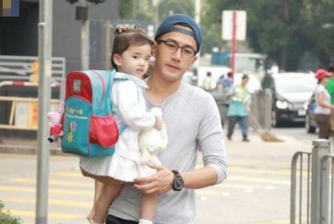 这孩子实在是长得太漂亮了,完美继承了杨幂颜值上的优点