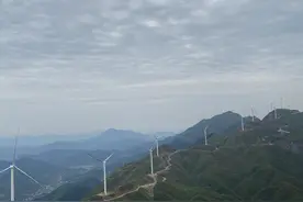 青山绿水—双溪草山图片