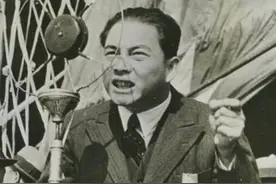 2005年汪精卫儿子回国，看到父母下跪铜像，含泪痛呼一句话图片