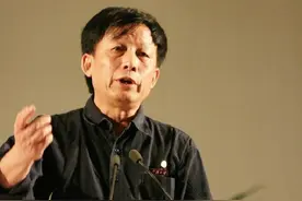 易中天称乾隆“王八蛋”，被乾隆后人投诉，真的荒唐可笑吗？图片
