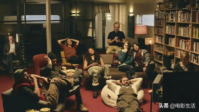 豆瓣8.5，西班牙最新悬疑剧！密室暗杀一集死7个，没人能猜到结局