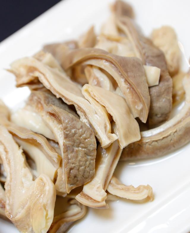 红酒和花胶一起炖煮吗 红酒和花胶一起炖煮吗会中毒吗