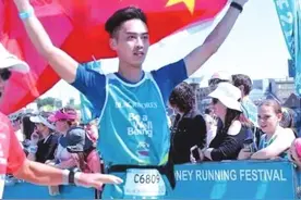 1年绕西湖跑160圈，甩肉40斤  90后奶爸变最帅马拉松配速员图片