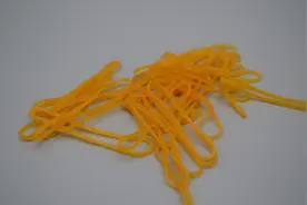 在卫生间放几根橡皮筋，用途真厉害，一年能省不少钱，长见识了图片