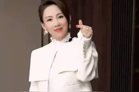 39岁潘晓婷迟迟未婚，情人节公布自己的爱情标准，网友：太难了图片