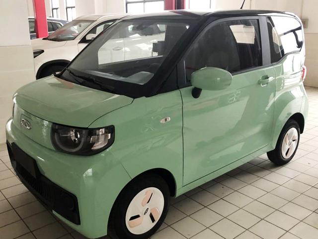 24小时订单破1.5万辆，便宜好养的代步小车，实拍奇瑞QQ冰淇淋