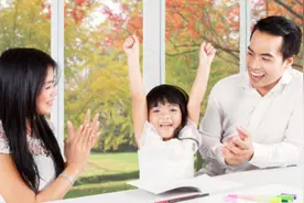 夸孩子不要总夸“你真棒”，斯坦福教授：请用以下10种语境表扬他图片