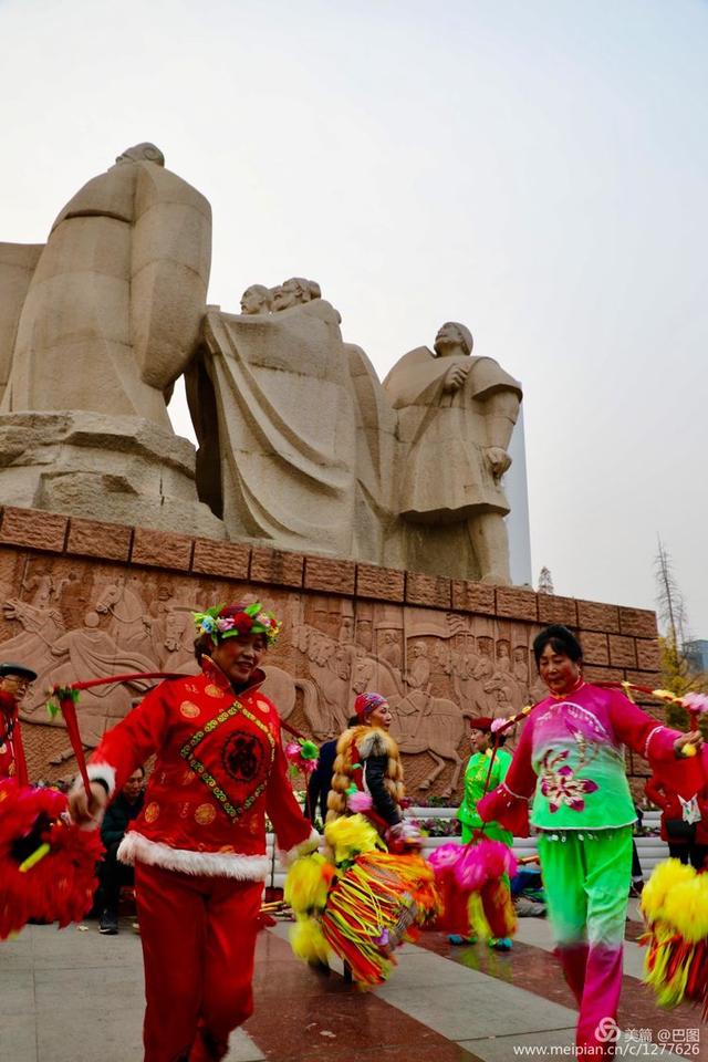 高手在民间，演出自娱自乐，洛阳周王城广场民间曲艺乐园