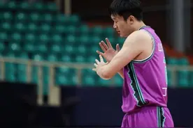 丁彦雨航8中0收官！遭大黑马吊打还被徐长锁点名，只拿7分太遗憾图片