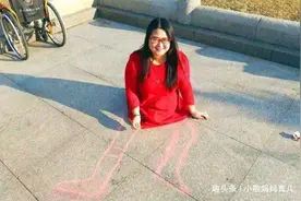 “无腿妈妈”不顾劝阻，坚持试管生下双胞胎，5年后生活让人动容图片