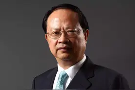 他见证移动通信从零开始，步入繁华视频封面