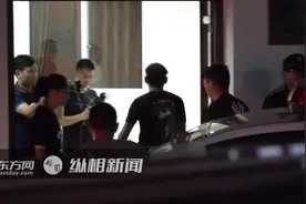 章子欣父亲章军赶到殡仪馆见女儿最后一面，母亲明天赶到图片