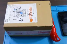 红米4x拆开看到主板进水啦，清理主板后换屏幕，它能再用两年视频封面