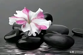 不近女色，不沾烟酒的男人，有这几种心态，不是普通人图片