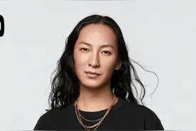 vivo X30&alexanderwang联名真机亮相！镜面设计酷炫图片