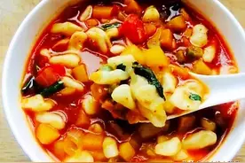 酸香热辣爽的陕西烩麻食图片