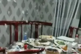 蛋糕爆炸？“熊孩子”饭店庆生把蛋糕糊墙上，老板怒了！图片