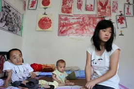 因为爱情，她嫁给了70厘米高的丈夫，没想到生出一个“玻璃娃娃”图片