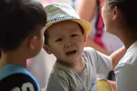 “怎么又尿裤子了！”孩子进入幼儿园后的反常现象须留意图片