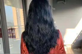 染发后要不要用洗发水洗，用了会不会掉得更快图片