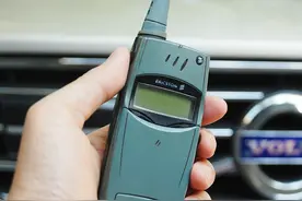 我的第一部手机爱立信T28sc，是因为刘德华而买图片