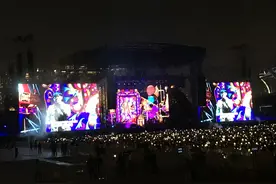 《青花瓷》我站在这里 想说谢谢你 周杰伦嘉年华演唱会live厦门站图片