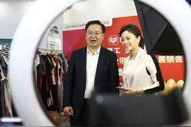 石家庄副市长拼多多直播代言产业带，石家庄服装产业首次集体亮相电商平台图片