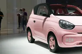 比宏光MINI贵5000多，续航302km+双气囊，上汽科莱威受追捧图片