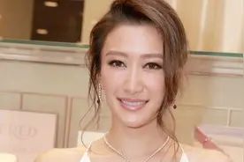 她被誉为“帅哥杀手”，一年换了7任男友，私生活可谓是十分精彩图片