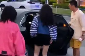 杜江一家四口现身，霍思燕身材走样粗腿抢镜，女儿仅比嗯哼矮半头图片