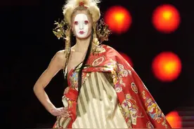 夸张的艺伎装，浮夸的东方礼裙，Dior这场秀有点吓人……图片