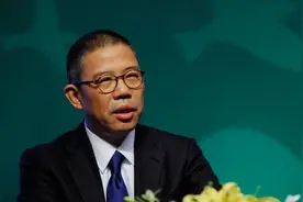 陕西首富诞生：身价2200亿，超越杨惠妍成为地产界第一富豪图片