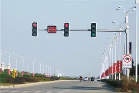 车主避让救护车扣6分，去车管所申诉遭拒绝，被告知“不合规定”图片