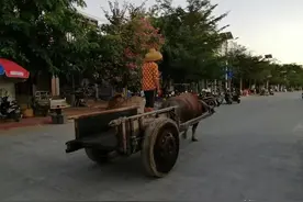 来海南度假在乡村生活比较轻松，可以体验当地风土人情图片