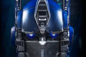 嘴巴还能动？这款擎天柱头盔也太帅了图片